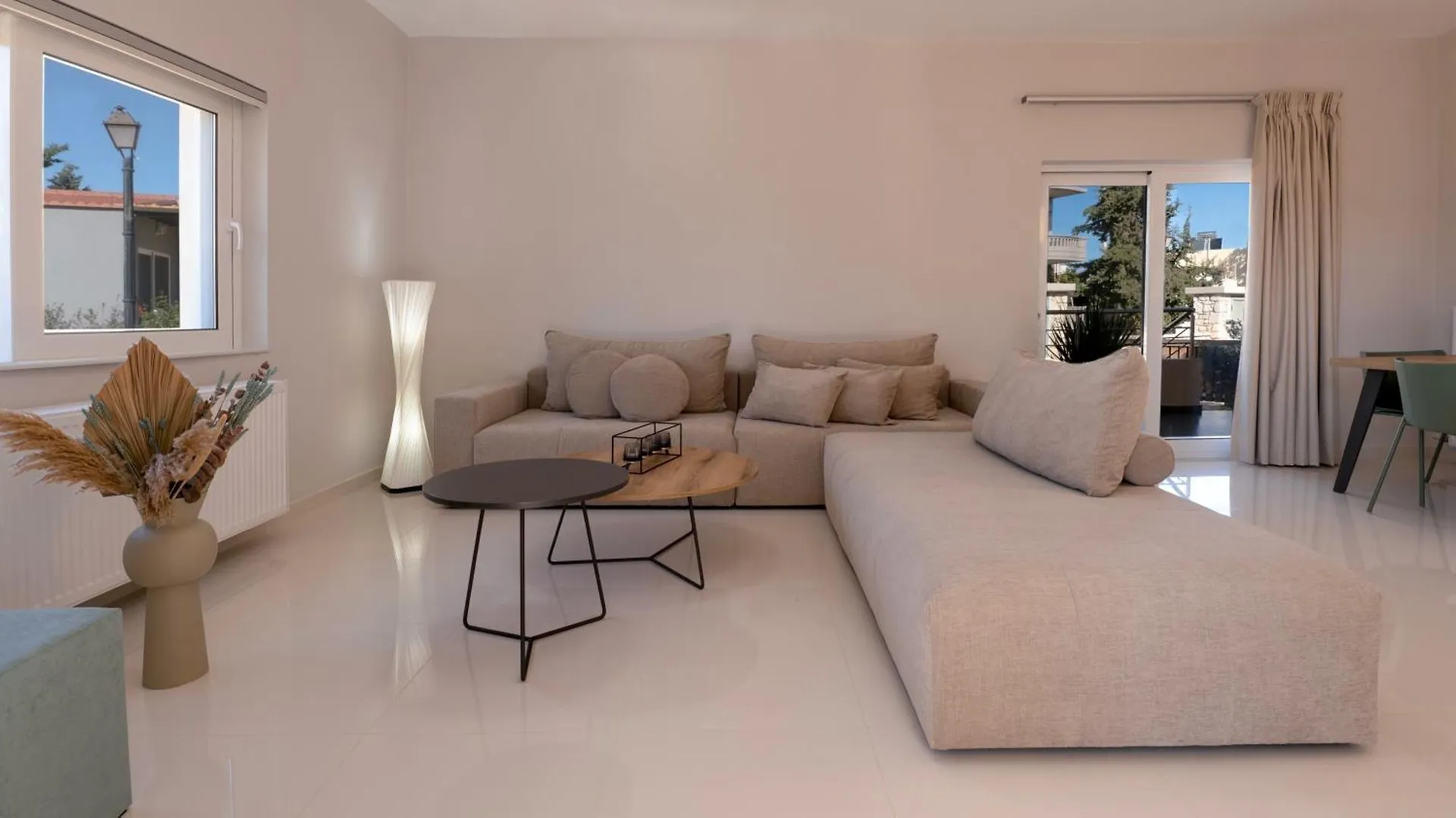 Aronios Villa With Private Pool And Casa Without Pool With Private Garden Aparthotel