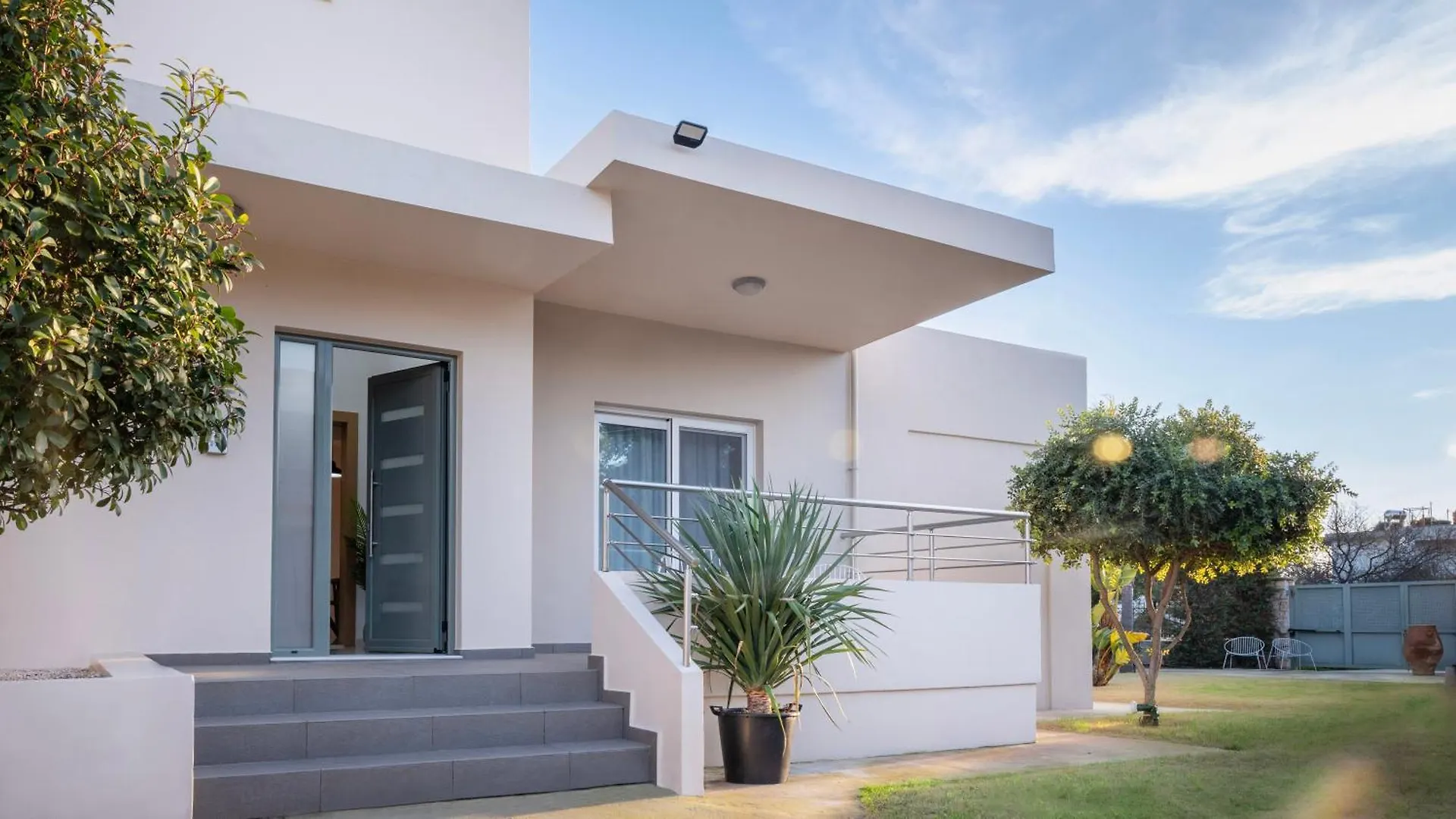 Aparthotel Aronios Villa With Private Pool And Casa Without Pool With Private Garden