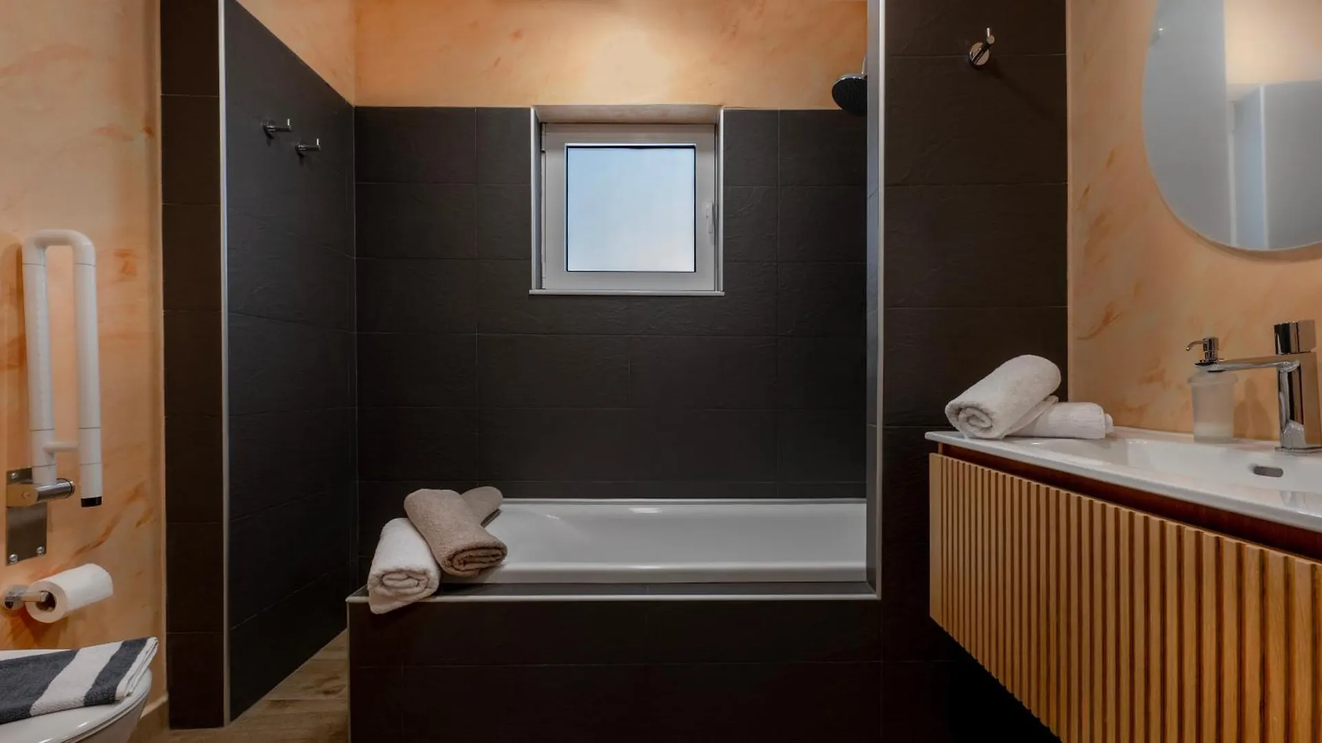 Aronios Villa With Private Pool And Casa Without Pool With Private Garden Apartahotel